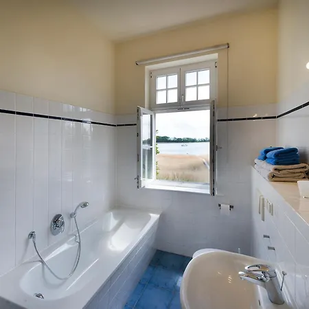 Apartament 5 Mit Seeblick Fuer 4 Personen Grubnow